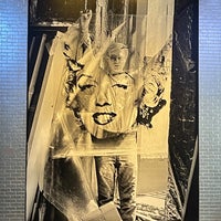 Foto diambil di The Andy Warhol Museum oleh Monse pada 10/20/2023