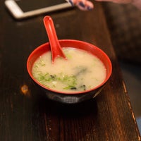 Das Foto wurde bei Samurai Japanese Cuisine von Samurai Japanese Cuisine am 9/29/2017 aufgenommen
