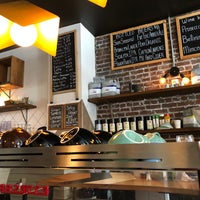 3/24/2018にJulian E.がSumner Cafe &amp;amp; Wine Barで撮った写真