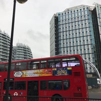 Photo taken at Silicon Roundabout by Julian E. on 11/4/2016