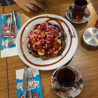 Das Foto wurde bei Meriday Waffle | Small von Büşra T. am 8/12/2020 aufgenommen