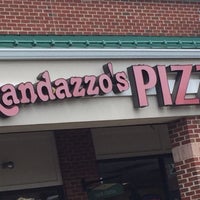 Снимок сделан в Randazzo&amp;#39;s Pizza пользователем G T. 7/8/2019