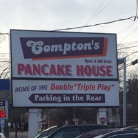 Снимок сделан в Compton&amp;#39;s Pancake House пользователем G T. 2/16/2020