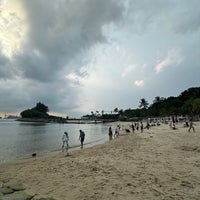 Photo taken at Siloso Beach by Khaleel ♓️ on 2/22/2024