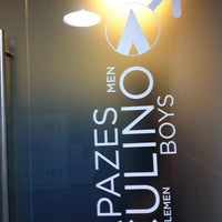 Foto tirada no(a) Fitness Hut por Daniel em 11/18/2014