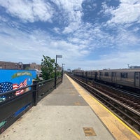Photo taken at MTA Subway - 207th St (1) by Kenny M. on 5/28/2021