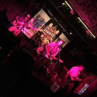 Photo taken at Stickyz Rock &amp;#39;N&amp;#39; Roll Chicken Shack by Nick O. on 4/22/2018