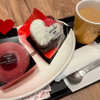 Photo taken at Mister Donut by Miwa K. on 1/11/2021