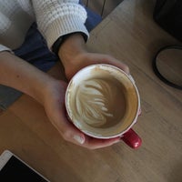 Das Foto wurde bei Yard Hostel &amp;amp; Coffee Shop von Евгения К. am 12/9/2017 aufgenommen
