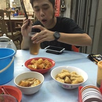 Photo taken at Kai Tian Bak Kut Teh (开天记瓦煲肉骨茶) by kitz on 10/2/2015