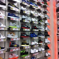 Photo taken at Sports Direct by Joao Vittor A. on 2/7/2013