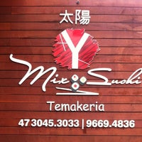 Photo taken at MIX SUSHI TEMAKERIA by MARCIA C. on 1/18/2013