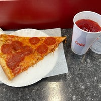3/21/2024にPatrick M.がLucia Pizzaで撮った写真