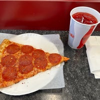 4/9/2024にPatrick M.がLucia Pizzaで撮った写真