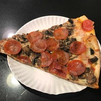 Photo taken at Pizza Mercato by Patrick M. on 5/23/2021