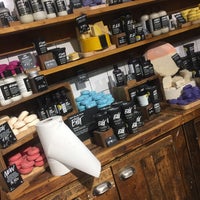 Photo taken at Lush by Cia V. on 12/10/2016