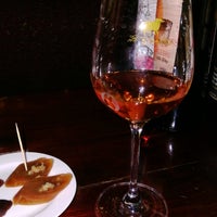 10/1/2017 tarihinde Olga K.ziyaretçi tarafından Wine Bar Sancho'de çekilen fotoğraf