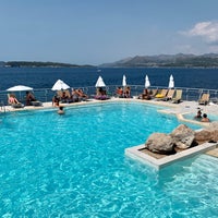 Foto scattata a Hotel Dubrovnik Palace da Kelsey B. il 8/20/2021