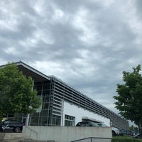 Photo taken at BMW Niederlassung Hannover Filiale Süd am EXPOPark by Gunnar S. on 5/30/2018