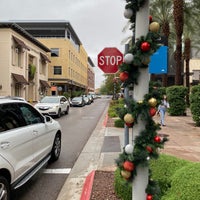 Photo taken at Apple Scottsdale Quarter by . on 12/24/2021