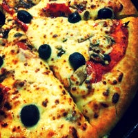 Foto diambil di Pizza Hut oleh Henrique F. pada 6/28/2013