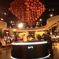 nike store lenox