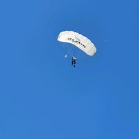 Foto tirada no(a) Skydive Portugal por Melissa L. em 7/24/2022