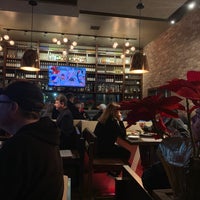 12/15/2018 tarihinde Alice E. K.ziyaretçi tarafından NextDoor Bar &amp;amp; Lounge'de çekilen fotoğraf