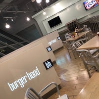 11/15/2017 tarihinde Mesfer A.ziyaretçi tarafından Burger Hood برجر هوود'de çekilen fotoğraf