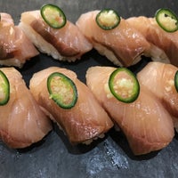 Das Foto wurde bei Sushi Surprise von Péter L. am 4/3/2017 aufgenommen