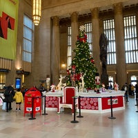 Photo taken at 30th Street Station by Minerva F. on 12/23/2019