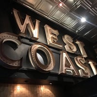 Foto scattata a West Coast Tavern da Tania L. il 12/23/2021