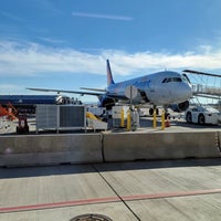 Foto tirada no(a) Phoenix-Mesa Gateway Airport (AZA) por Denise &amp;amp; Michael em 1/8/2023