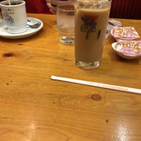 Photo taken at Komeda&amp;#39;s Coffee by コジコジ F. on 10/7/2018