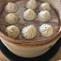 Photo taken at eLoong Dumplings by Chingchia S. on 1/2/2018