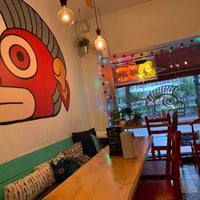 Photo taken at Tomtoms burritos by André on 9/6/2019