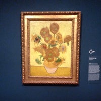 Foto tirada no(a) Museu Van Gogh por Илья В. em 4/28/2016