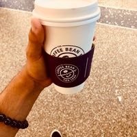 Photo taken at Coffee Bean and Tea Leaf by Slowmoe on 7/13/2019