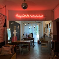 Photo taken at Kozmos Coffee by ᴀʜᴍᴀᴅ🐉 on 8/9/2022