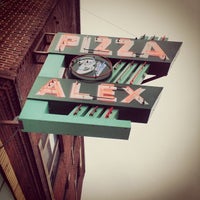 Снимок сделан в Pizza by Alex пользователем Shawn E. 12/14/2013
