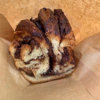 Das Foto wurde bei Breads Bakery - Bryant Park Kiosk von Stephanie G. am 9/2/2022 aufgenommen