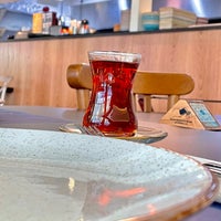 Foto scattata a Deniz Restaurant &amp;amp; Cafe da Mücellâ Ö. il 10/17/2021