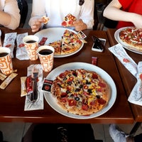 Photo taken at Pasaport Pizza by Büşra Ş. on 4/27/2018