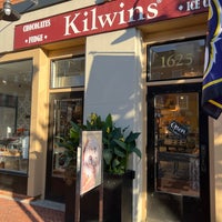 รูปภาพถ่ายที่ Kilwins Chocolates &amp;amp; Ice Cream โดย Pichet O. เมื่อ 9/10/2023