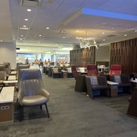 Photo taken at Delta Sky Club by Pichet O. on 6/8/2023