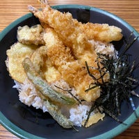 Foto scattata a Gyotaku Japanese Restaurant - Niu Valley da Pichet O. il 10/17/2020