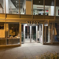Foto scattata a Teddy &amp;amp; The Bully Bar da Pichet O. il 9/26/2022