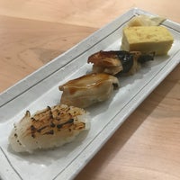 Foto diambil di Sushi Gakyu oleh Pichet O. pada 11/4/2017