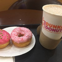 Photo taken at Dunkin&amp;#39; Donuts by Vadim P. on 2/5/2017