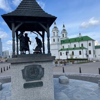 Photo taken at Памятник «Городские весы» by Anton Z. on 4/15/2024